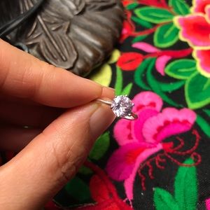 Beautiful vintage s925 ring with a pink stone